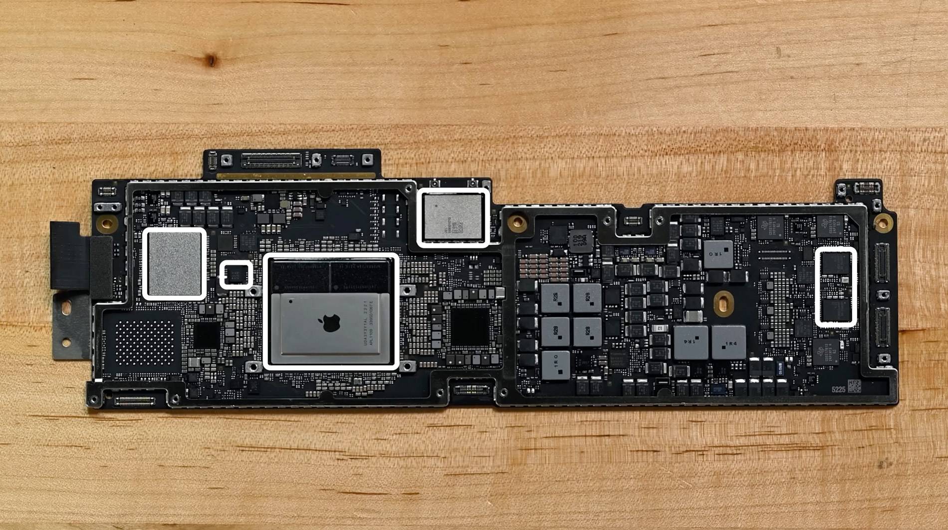 m2-macbook-air-ifixit-teardown-1