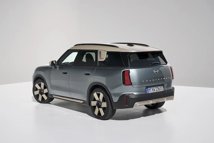 mini-countryman-e2.webp